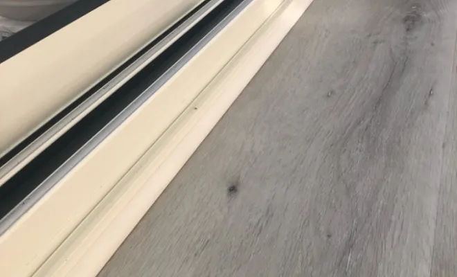 Lames PVC rigide avec sous-couche intégrée, Home Renov'24.