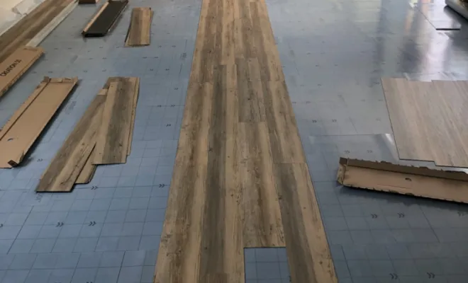 Lames LVT collées sur sous-couche 