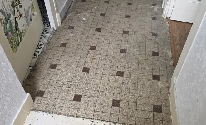 Rénovation d'escalier en jonc de mer par Home Renov'24!